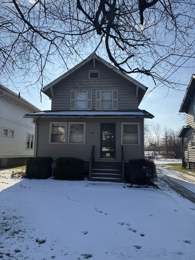 Building Photo - 1335 Parkman Rd NW