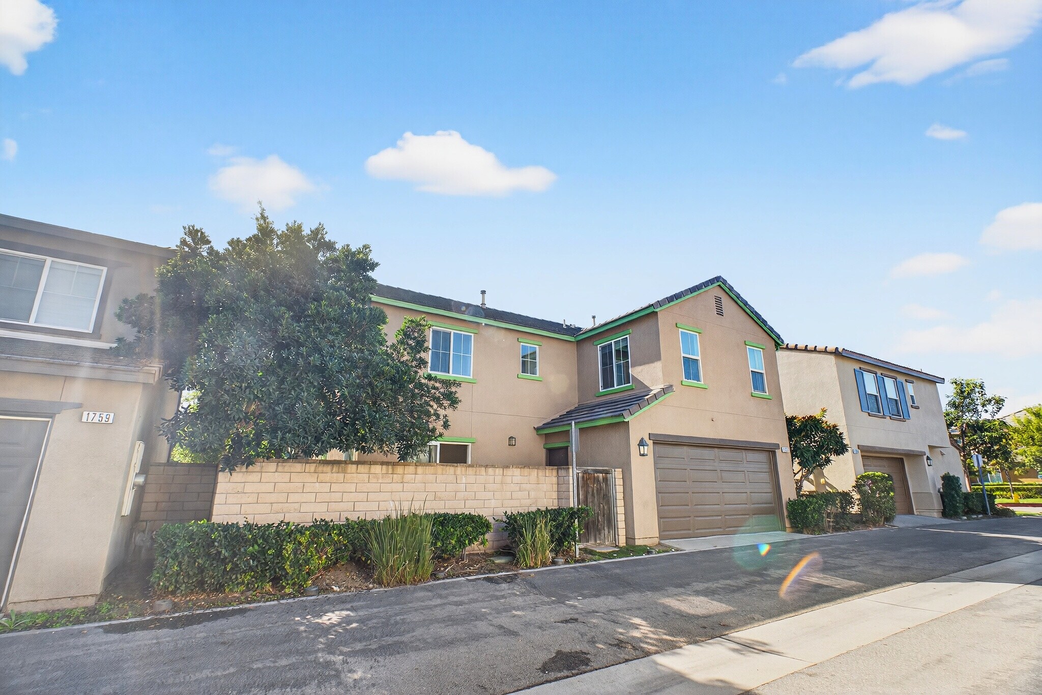 Building Photo - 1757 E Flora St