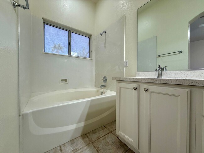 Building Photo - Beautiful open concept remodeled 3 bedroom...