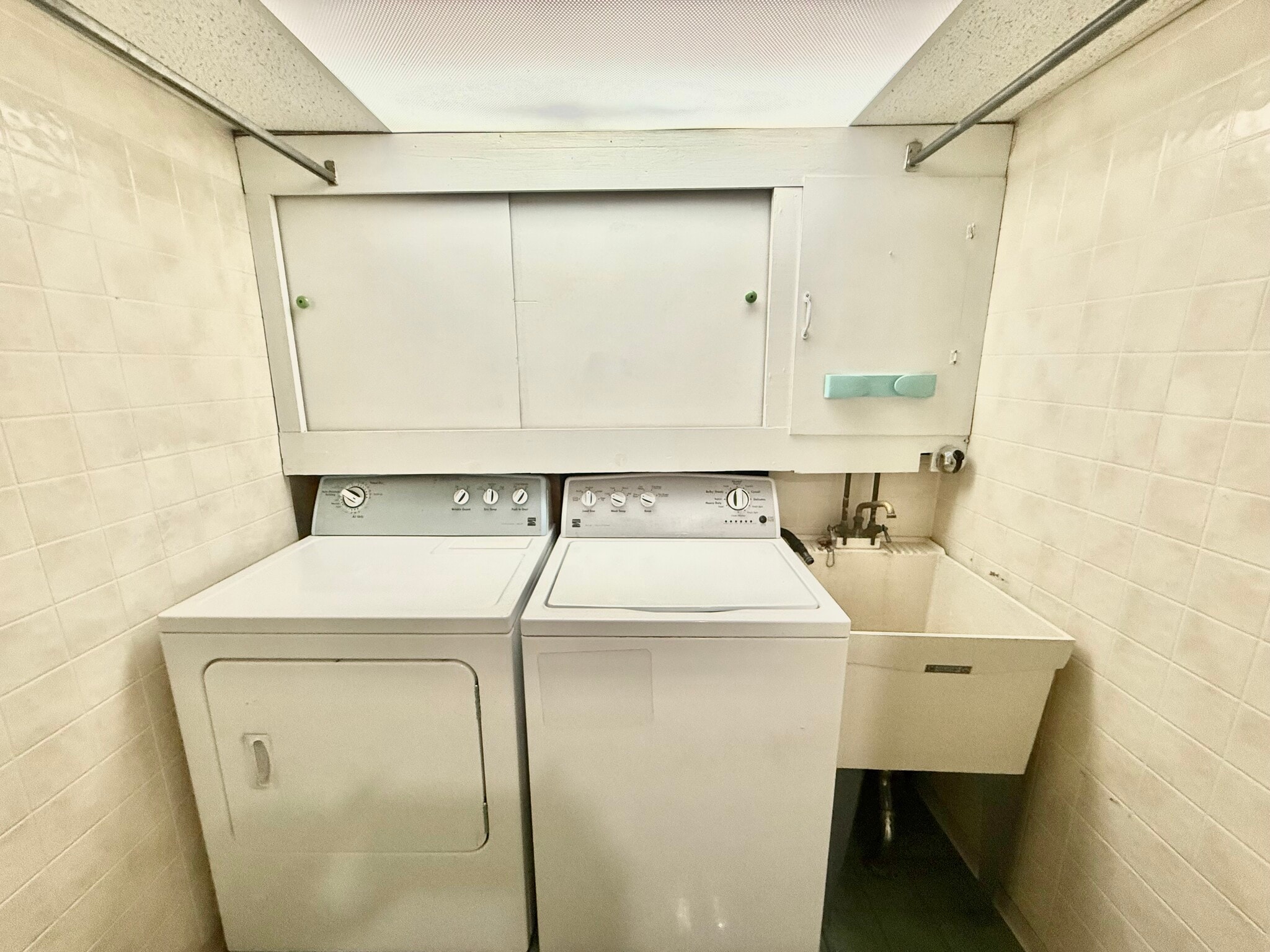 Building Photo - 3620 Canby Dr