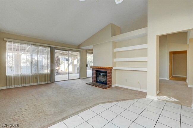 Building Photo - 2302 Fairbourne Way