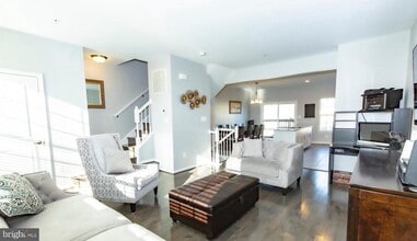 Building Photo - 18540 Hickory Meadow Dr