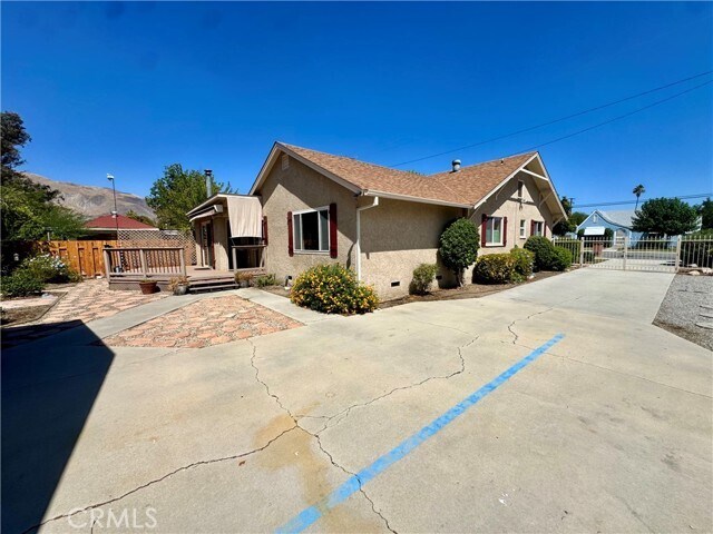 Building Photo - 250 N Wateka St