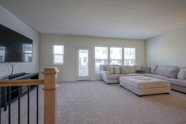 Building Photo - 9728 Junction Sta