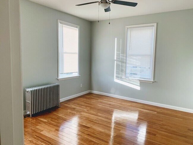 Building Photo - 108 Boston St