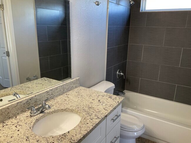 Building Photo - 2850 Leoti Dr