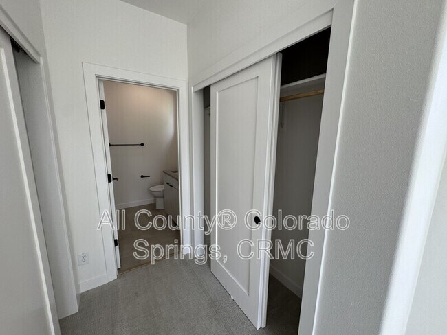 Building Photo - 2512 W Bijou St
