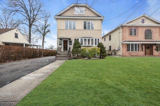 Building Photo - 128 E Colfax Ave