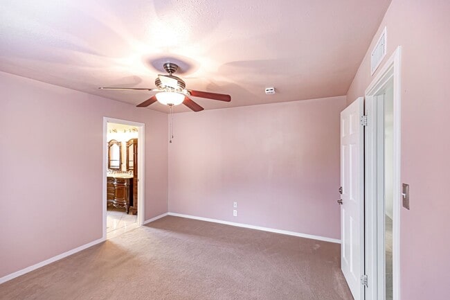 Building Photo - Beautiful Updated Home!