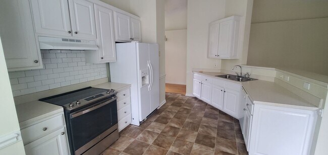 Building Photo - 4810 Heritage Woods Ct