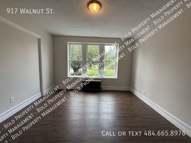 Building Photo - 917 Walnut St