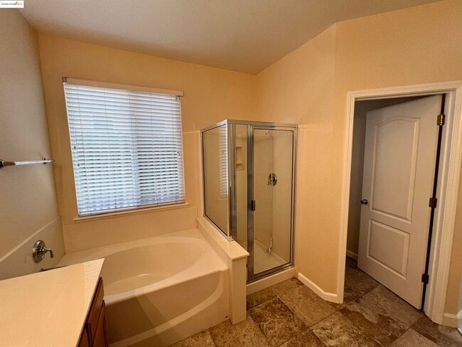 Building Photo - 1371 Brooktrail Dr