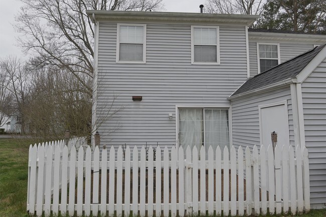Building Photo - 1268 Carriage Park Dr