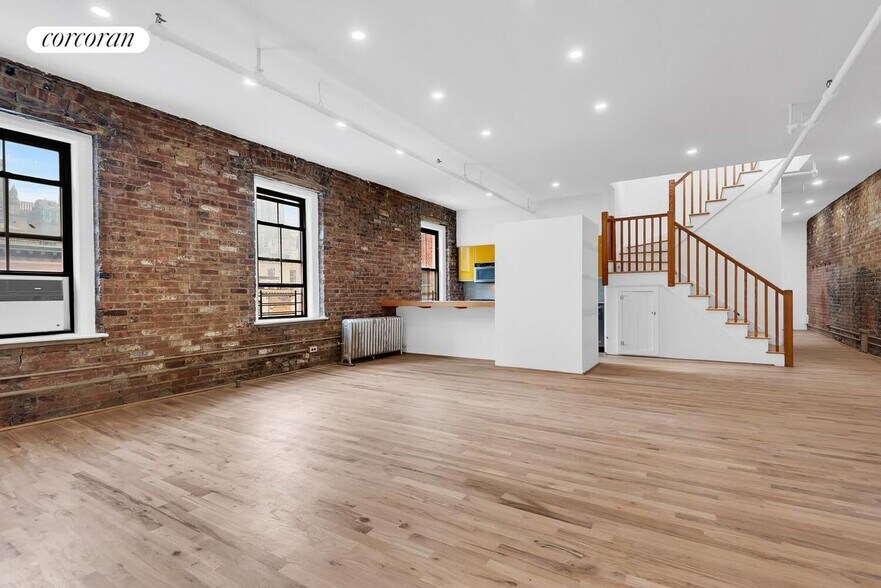 Building Photo - 16 Hudson St