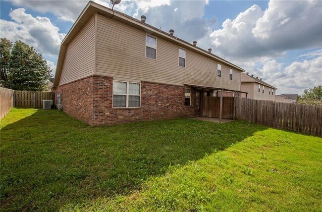 Building Photo - 3104 SW Deerfield Blvd