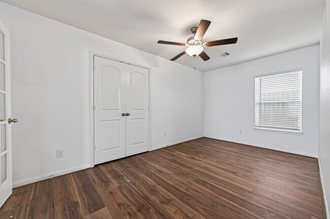 Building Photo - 22615 Harrington Field Dr