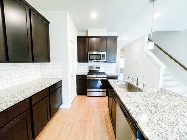 Building Photo - 8623 Oceanmist Cv Dr