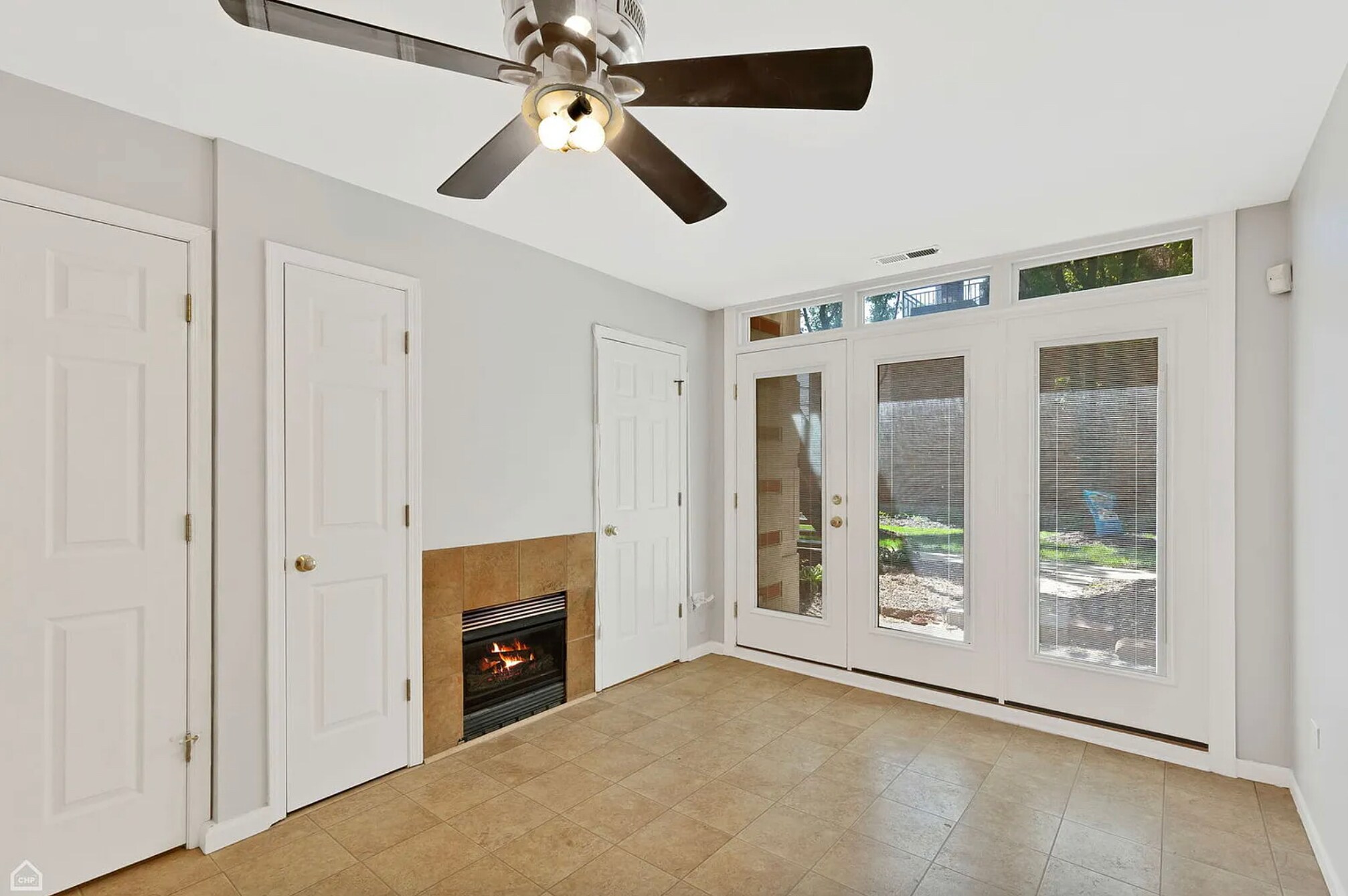 Building Photo - 855 W Erie St