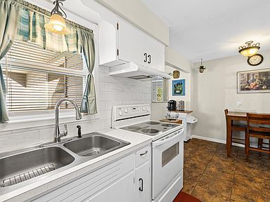 Building Photo - 3 bedroom, 2 bathroom 2,256 sqft home in a quiet Spearfish neighborhood!