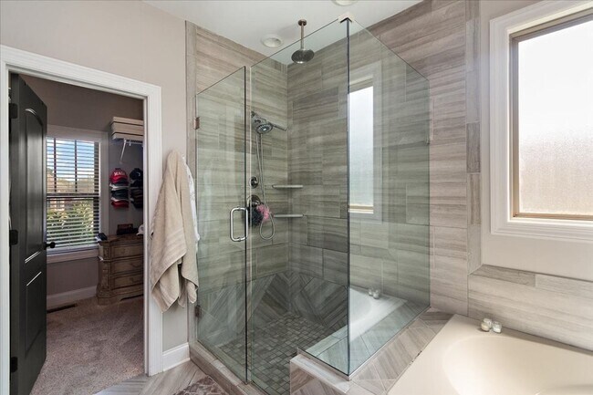 Building Photo - READY FOR SHOWINGS! 4BR Home in Blackman School district