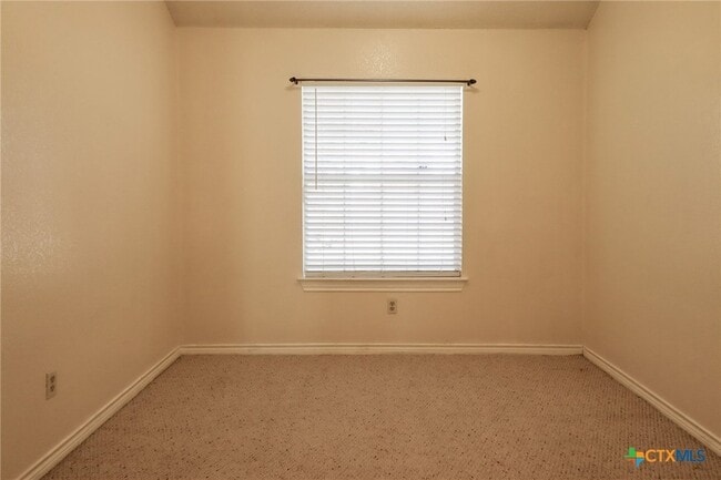 Building Photo - 608 Totem Trail