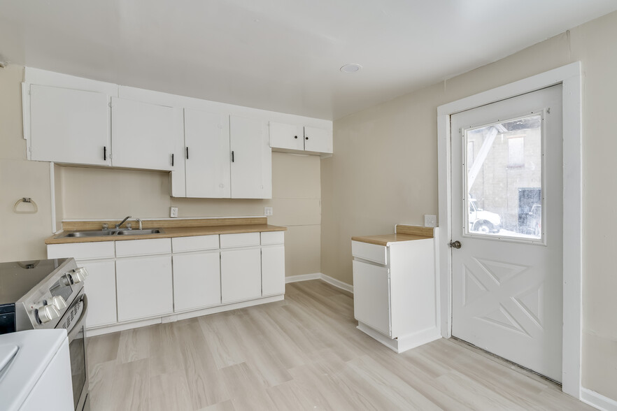 Building Photo - 514 Francis St