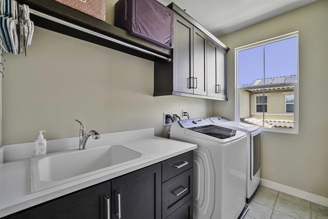 Building Photo - 6691 Encelia Pl