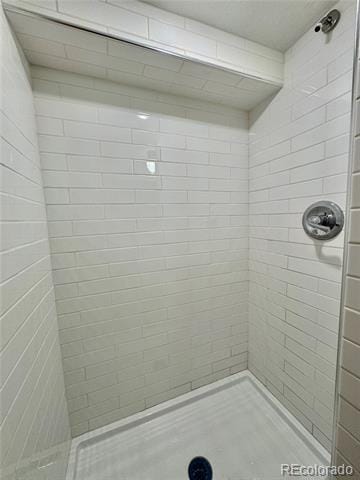 Building Photo - 7592 S Cove Cir