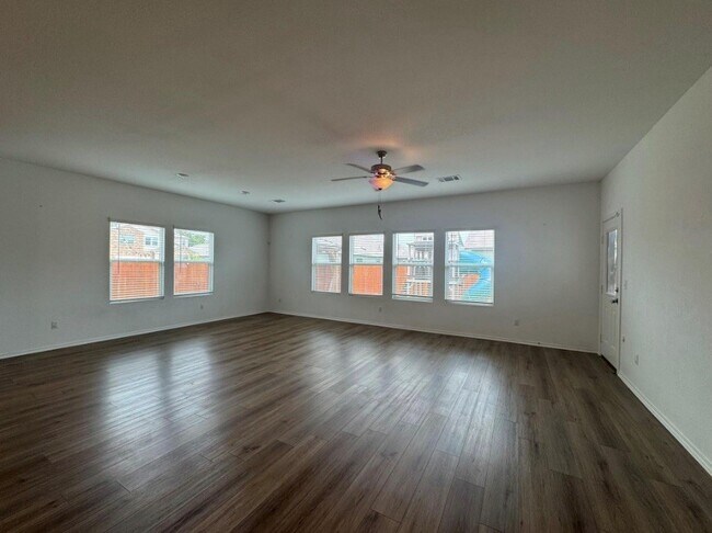 Building Photo - 208 Otter Rd