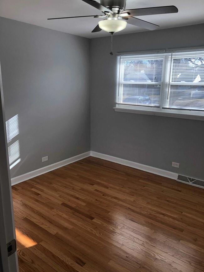 Building Photo - 4918 Pershing Ave