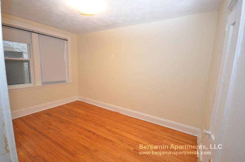 Building Photo - 131 Sutherland Rd