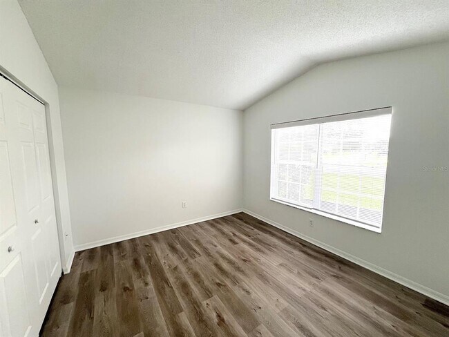 Building Photo - 113 Eastwood Dr