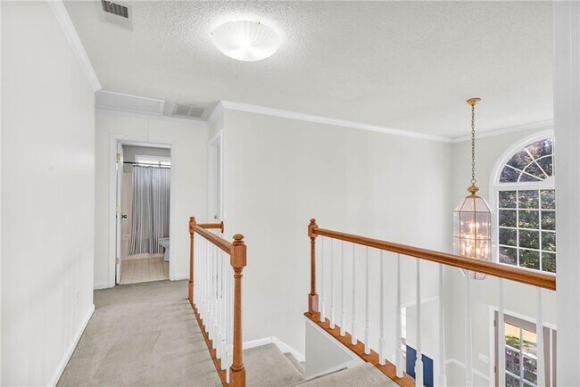 Building Photo - 608 Adam Cir