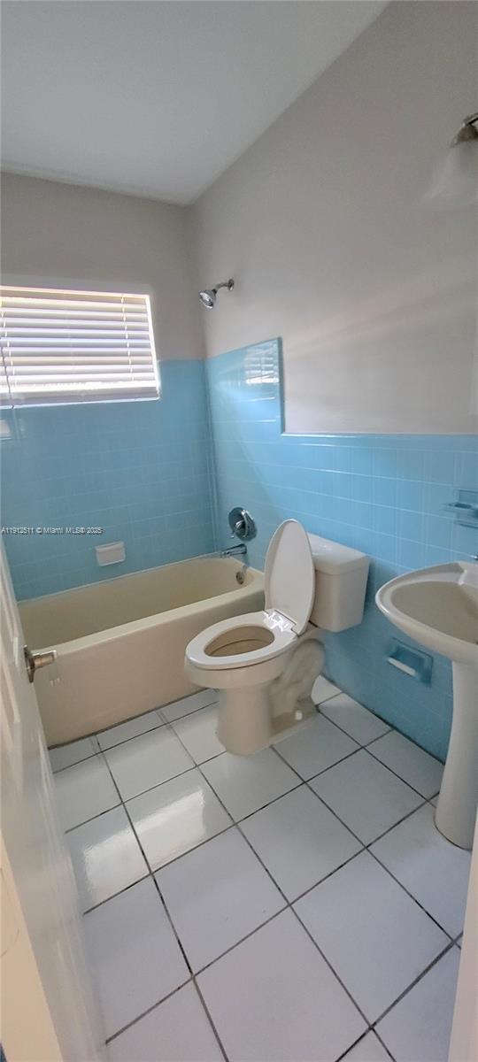 Building Photo - 906 Greenbriar Dr