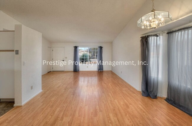 Building Photo - 3/2 Beautiful Rita Ranch Home With Open Design!!!
