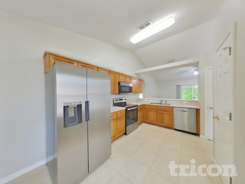 Building Photo - 2750 Archer St