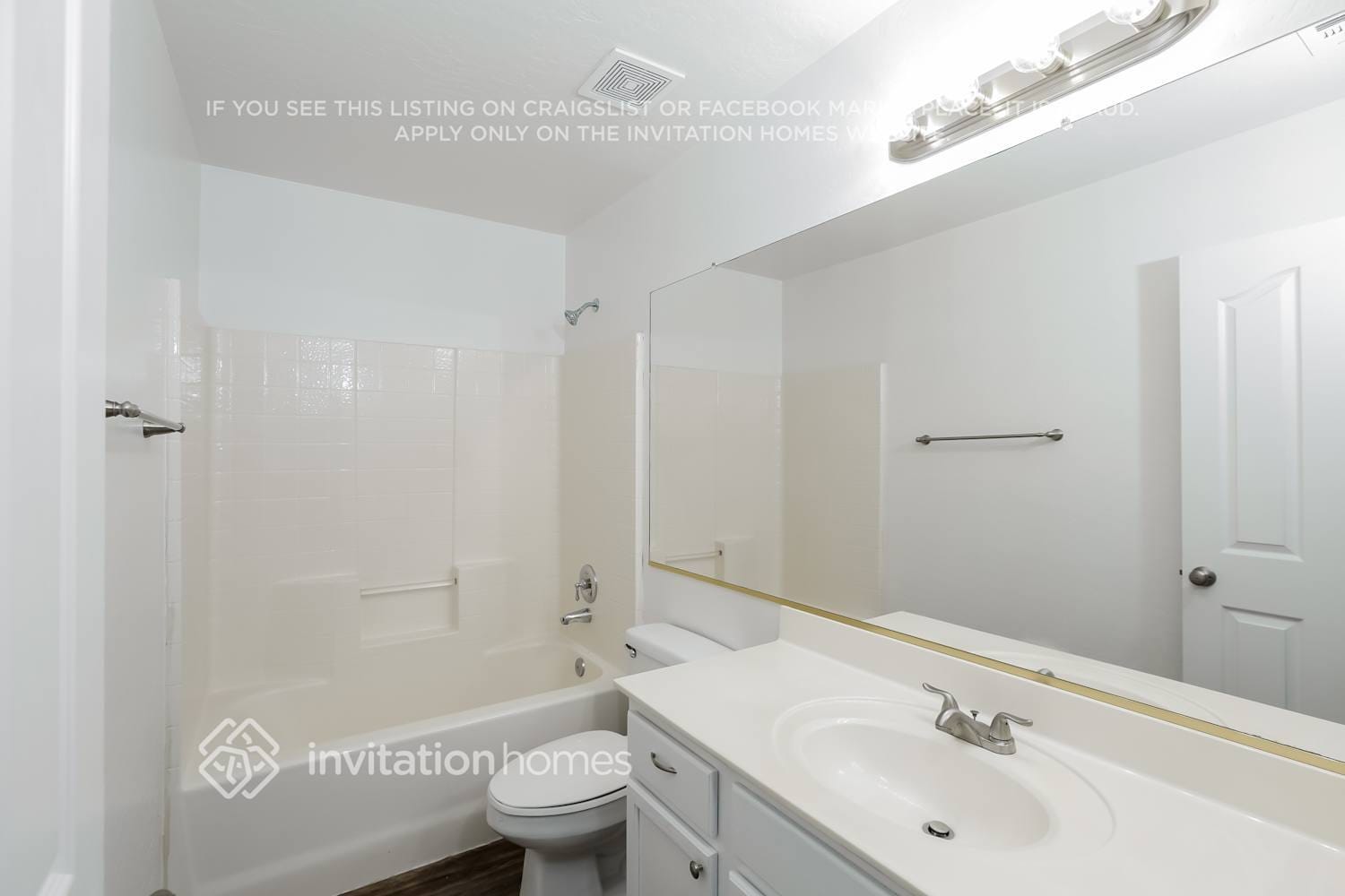 Building Photo - 4027 S Kirby St