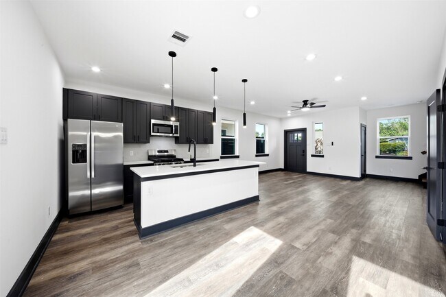 Building Photo - 7818 Hanfro Ln