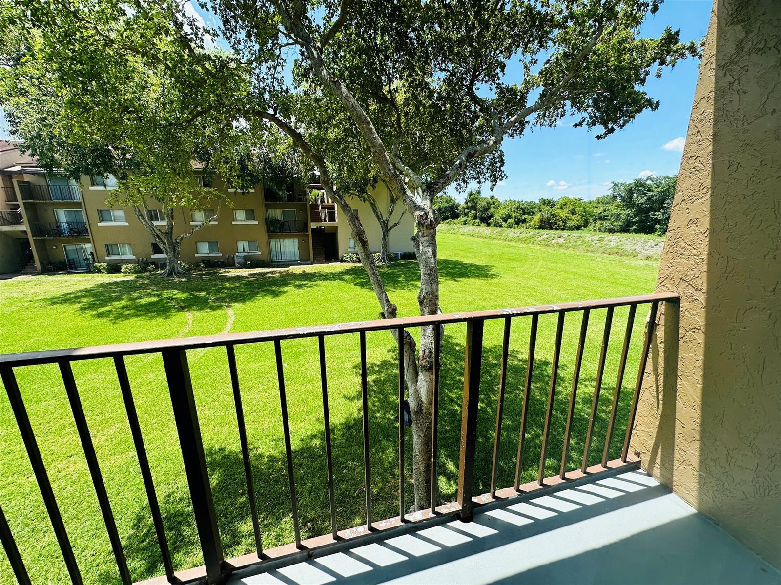 Building Photo - 1203 N Benoist Farms Rd