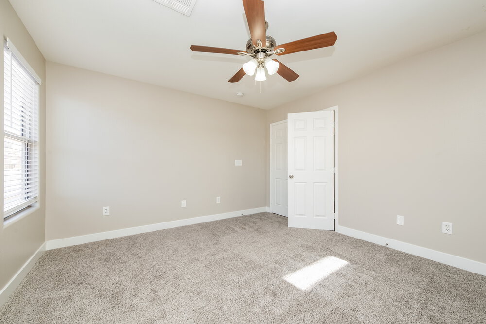 Building Photo - 10385 Adrianna Ave