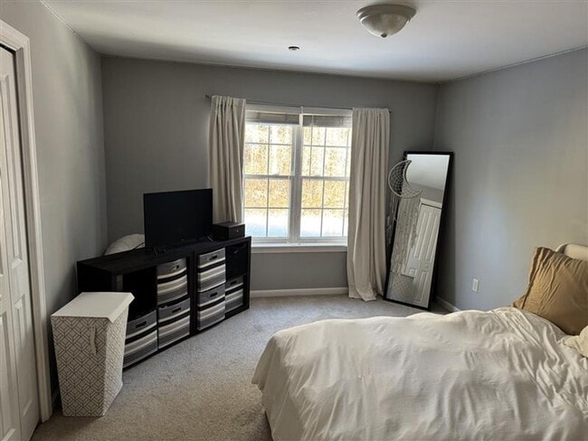 Building Photo - 18 Smithwheel Rd