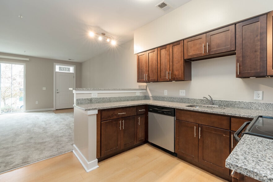 3BR 2.5BA 1463SF - The Townes at Mill Run Apartments