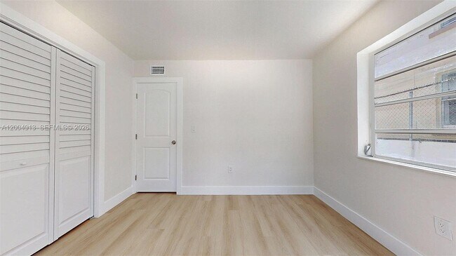 Building Photo - 567 SW 3rd St