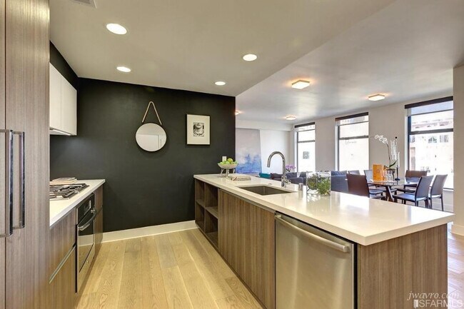 Building Photo - 1080 Sutter St