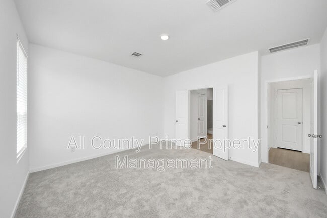 Building Photo - 3029 Avenida Sonoma Dr