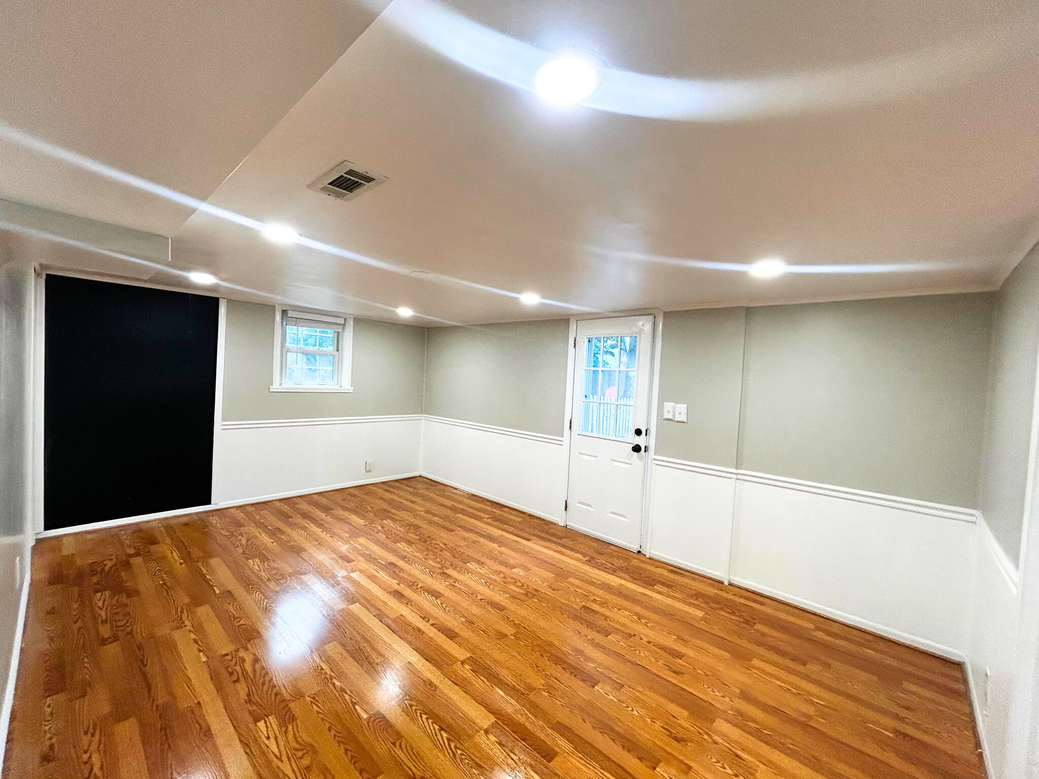 Building Photo - 8070 Esterbrook Dr