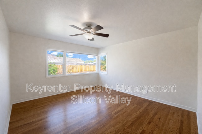 Building Photo - 795 Viader Ct