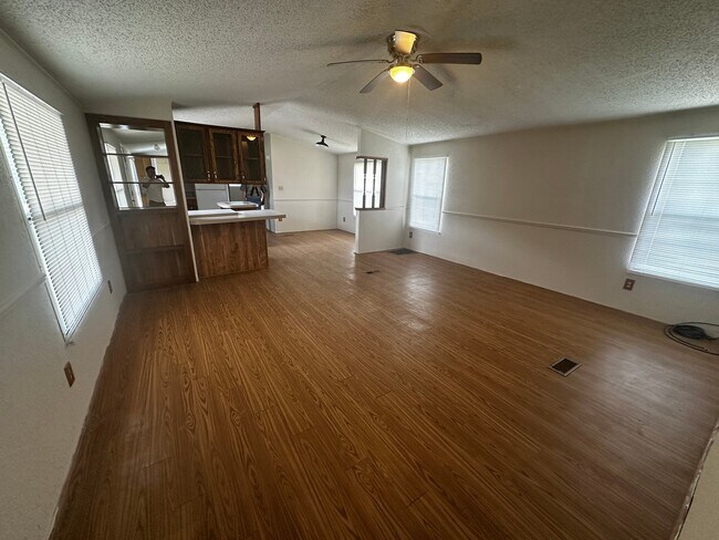Building Photo - 5609 Dublin Dr