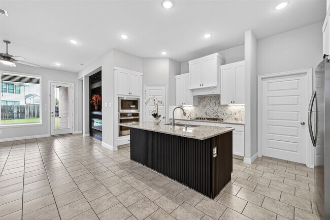 Building Photo - 6602 Albany Forest Ct