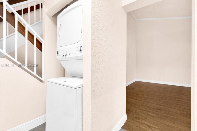 Building Photo - 13864 SW 93rd Ln